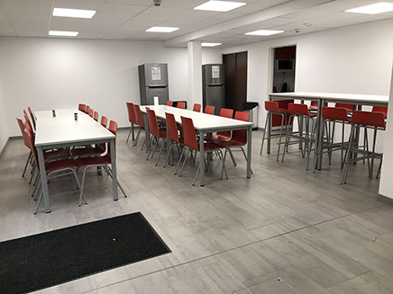 grande table et chaise pour self et restauration